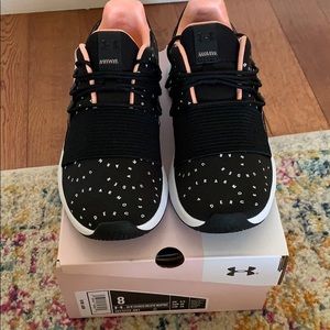 NWT Under armour sneaker
